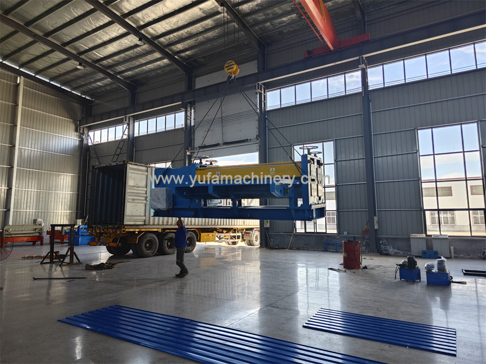 Export barrel corrugated roll forming machine/Cut to length roll forming machine/Hydraulic decoiler with coil car to Togo