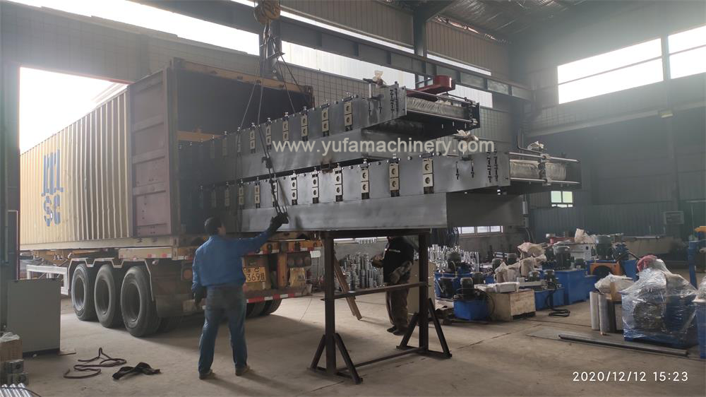 Export thin thickness 760 roof roll forming machine and hydraulic decoiler to Srilanka