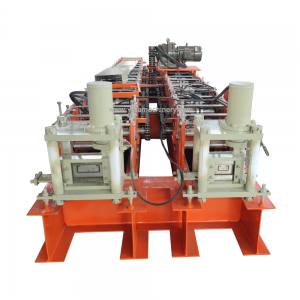Two sizes in one C purlin roll forming machine