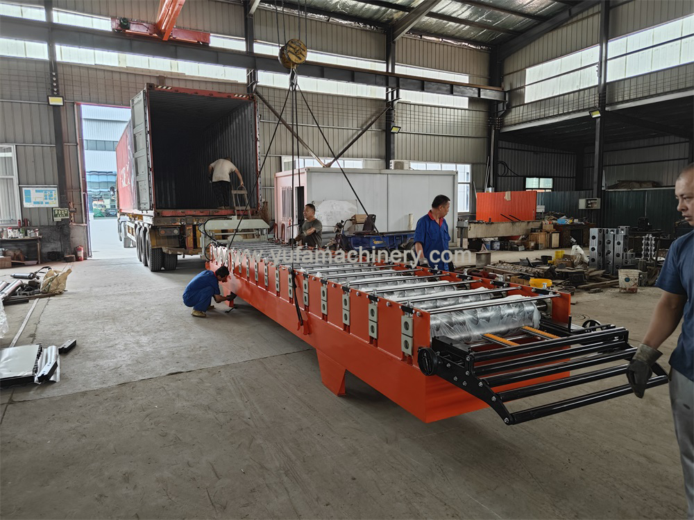 Export 750 type G550 hardness rof panel roll forming machine to Indonesia